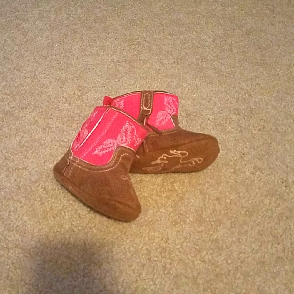 Infant size 4 cowgirl boots